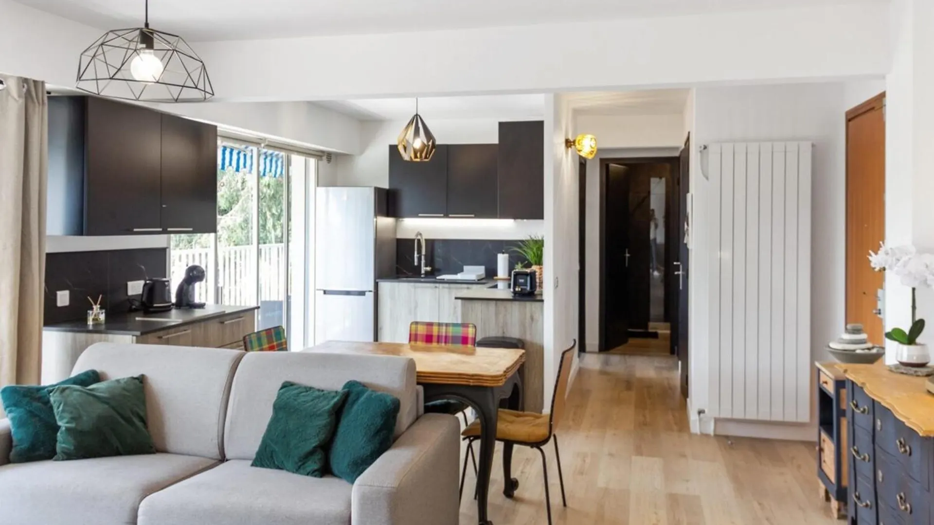 Le Mimosa - Calm - Spacious - 200M From The Sea - Parking 滨海卡涅 公寓