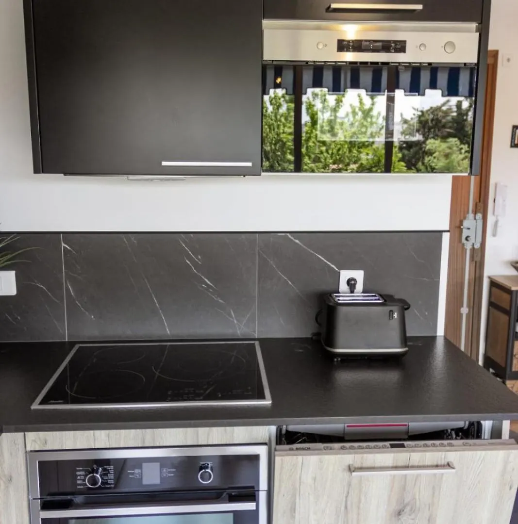 公寓 Le Mimosa - Calm - Spacious - 200M From The Sea - Parking 滨海卡涅