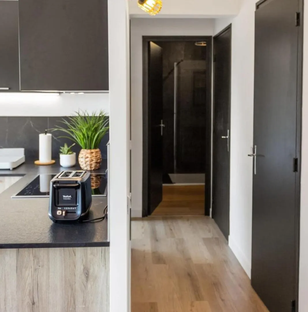 Le Mimosa - Calm - Spacious - 200M From The Sea - Parking 滨海卡涅 公寓