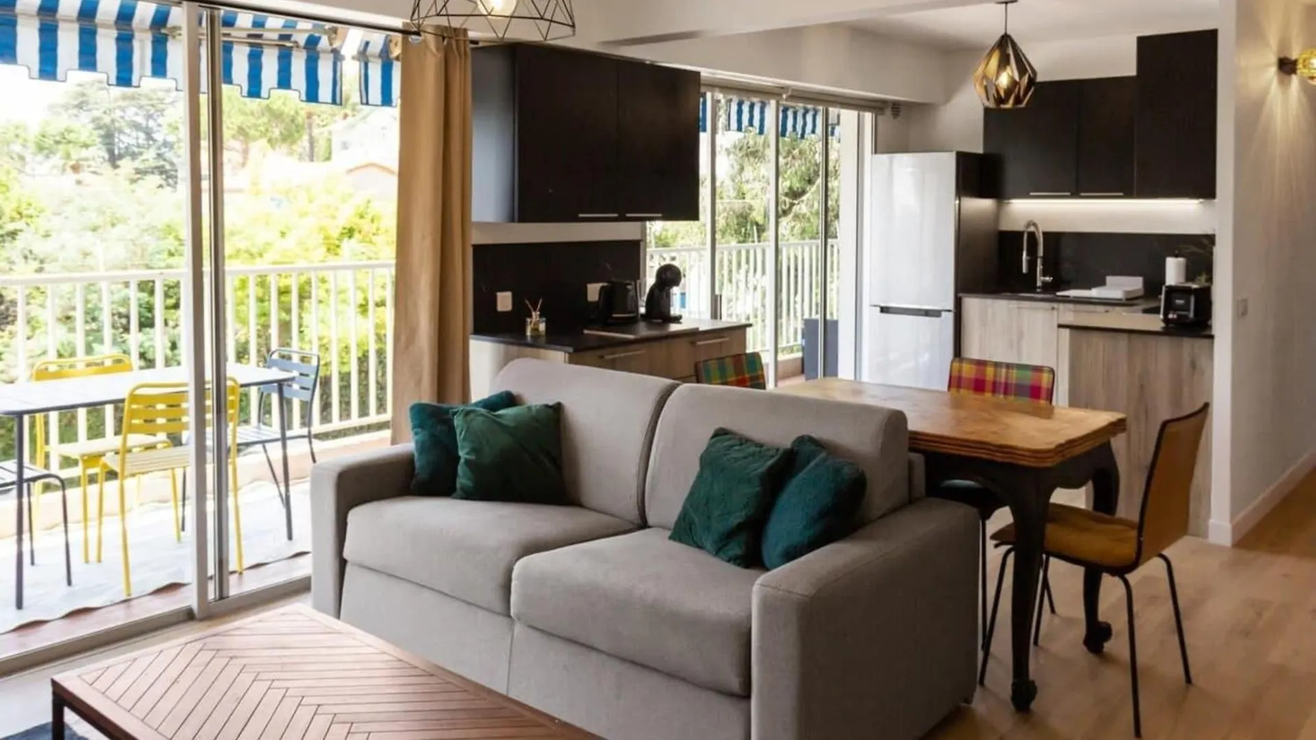 Le Mimosa - Calm - Spacious - 200M From The Sea - Parking 滨海卡涅